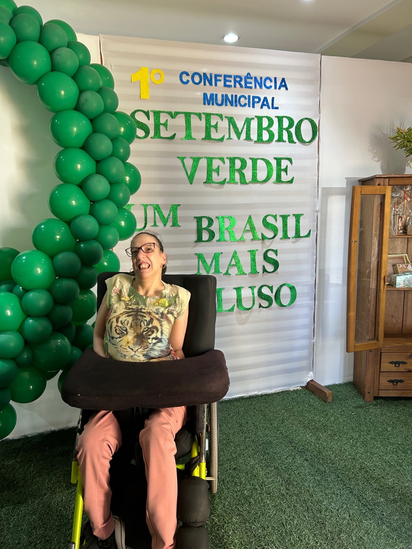 Atleta Paralímpica  de Maracaju Ylka Maluf marcou presença na conferência - Foto Hosana de Lourdes