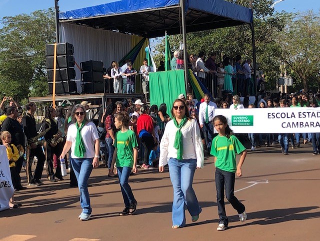 Escola Estadual Cambarai no desfile em Maracaju - Foto Hosana de Lourdes