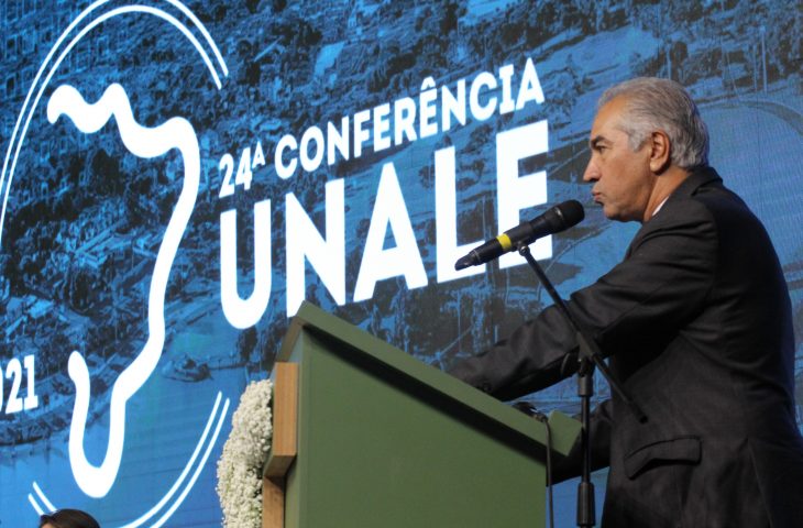 Governador na Conferência da Unale (Foto: Chico Ribeiro)