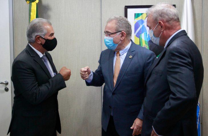 Governador se reúne com ministro da Saúde e visita Indústria Farmacêutica em Brasília