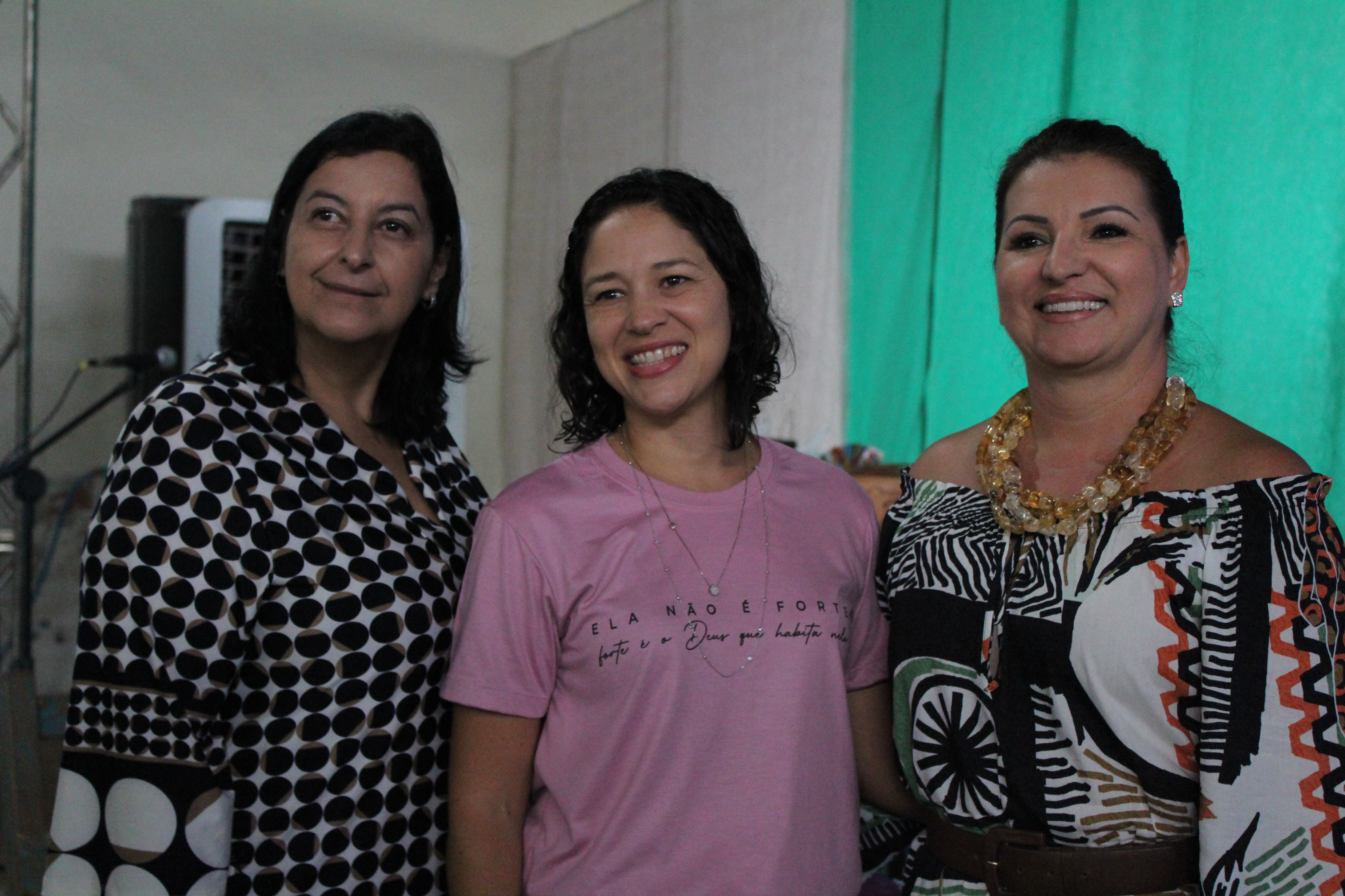 Mary Saad, Maria Carolina e a primeira dama Meire Calderan durante o evento. Foto Hosana de Lourdes 