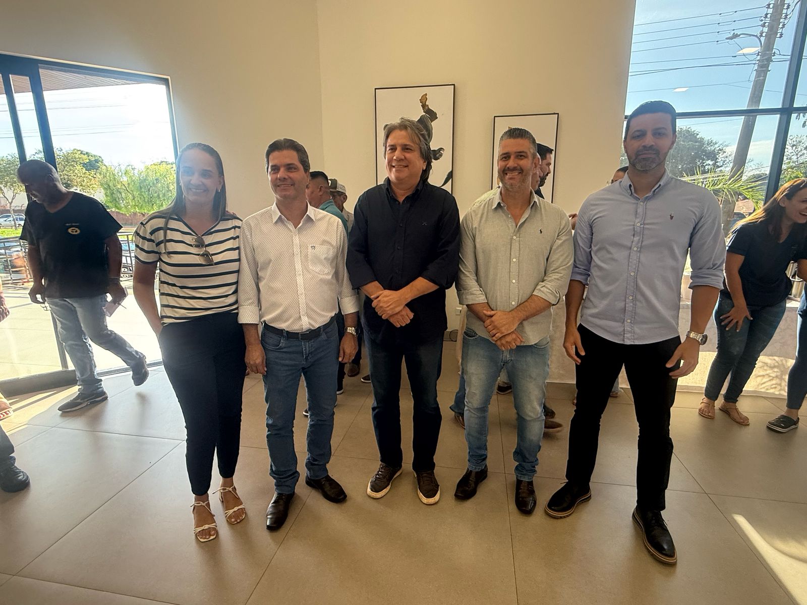 Secretaria de saúde Chirlei Rocha, prefeito Marcos Calderan, deputado estadual Pedro L Caravina, vereadores Gustavo Duo e Bruno Barros (foto Hosana de Lourdes)