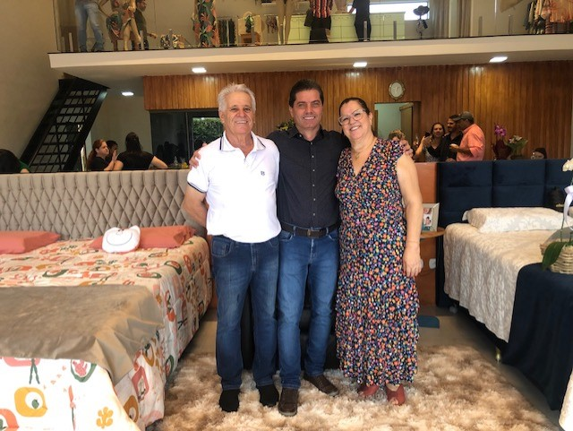 Prefeito Marcos Calderan com casal de amigos Celoni e José Lino na Spazio. Foto Hosana de Lourdes