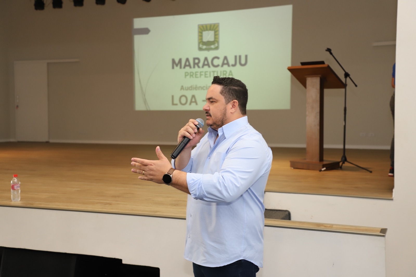 Secretario de finanças André Hadlich durante audiência foto assessoria