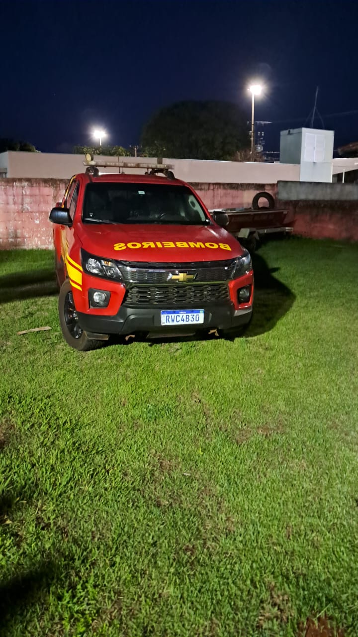 Viatura do Corpo de Bombeiros de Maracaju saindo para as buscas na manh&atilde; de hoje (Divulga&ccedil;&atilde;o)