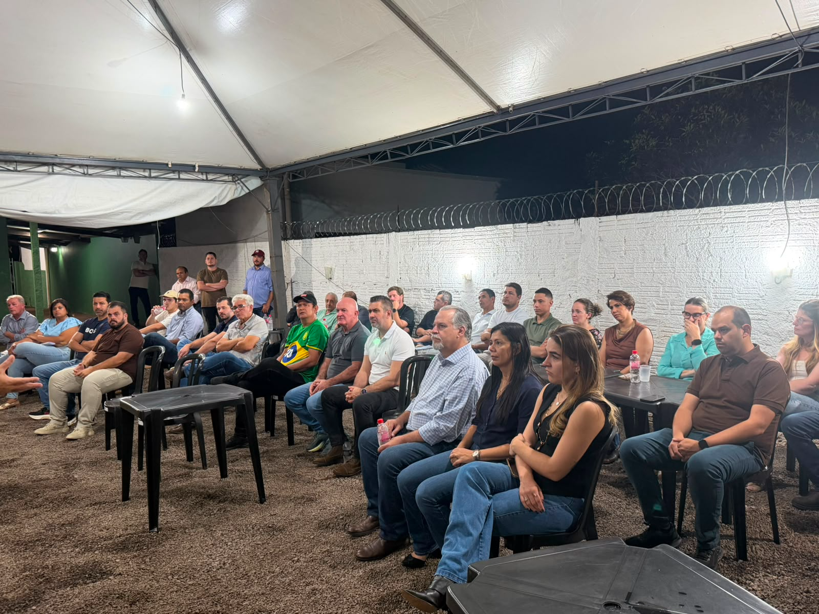 Reunião na sede do diretório do PL em Maracaju (Foto Hosana de Lourdes)