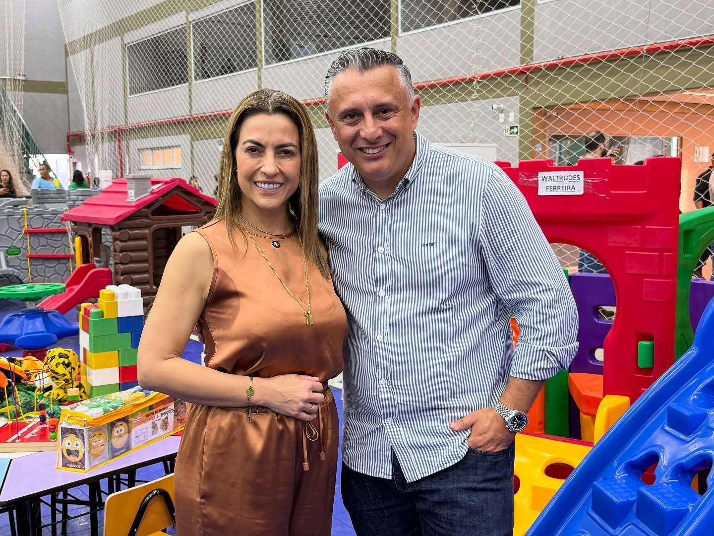 Senadora Soraya com vereador Rener Barbosa na última segunda feira em Maracaju (Foto Assessoria)