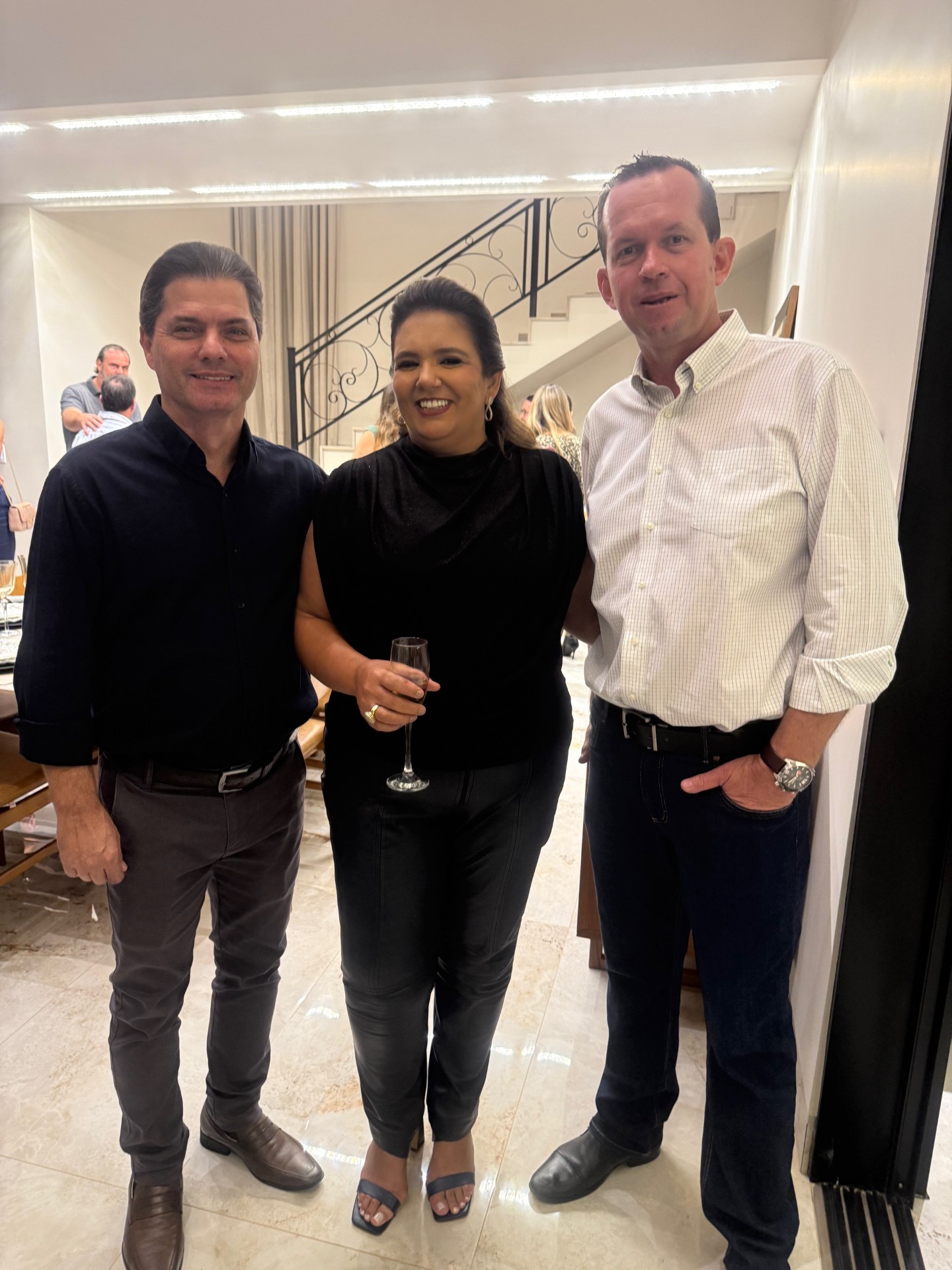Prefeito Marcos Calderan, arquiteta Letícia e o esposo Carlos Henrique