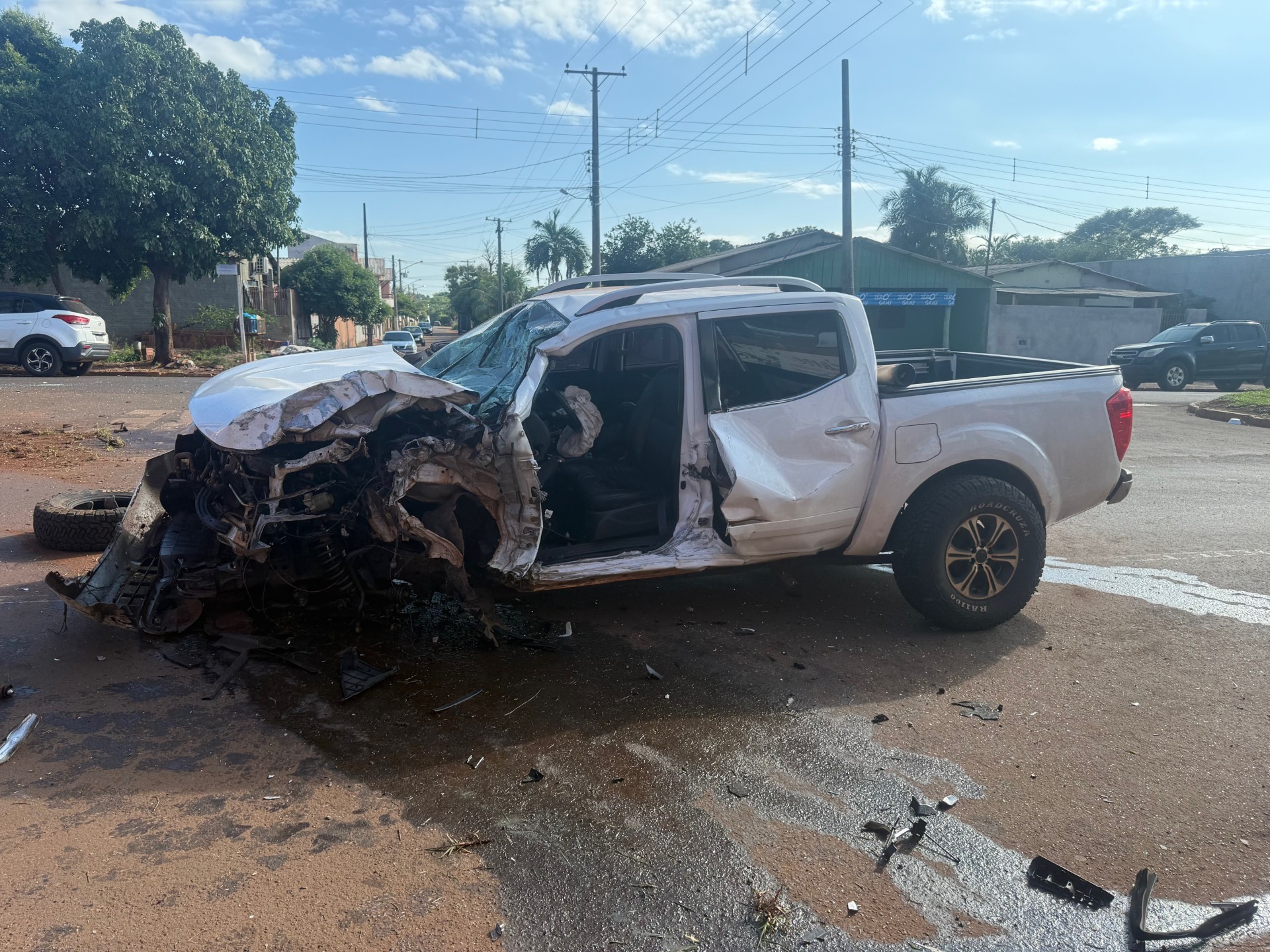 Veiculo totalmente destruído   (Foto Hosana de Lourdes)