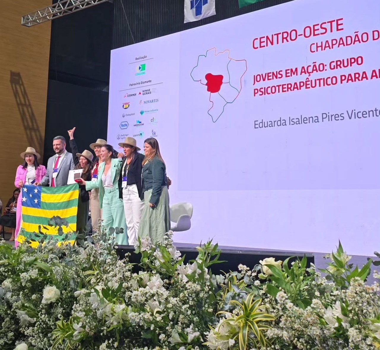 Representantes de Chapadão do Céu no congresso durante a premiação (Congresso Nacional do Conasems)
