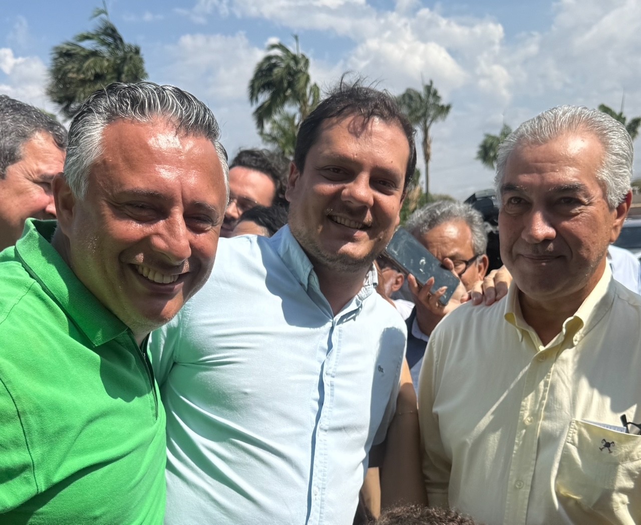 presidente da câmara de Maracaju Rener Barbosa e Vereador Patric Ribas com Reinaldo no ato de filiação  (Foto Hosana de Lourdes)