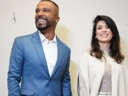 A assessoria de Alexandre Pires informou que ele e a esposa não vão se manifestar sobre o caso.