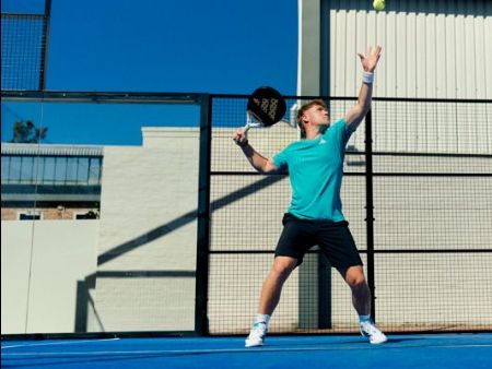 Adidas anuncia campanha de Black Friday com descontos em tênis, roupas e acessórios esportivos