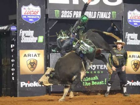 Atualmente, José divide o posto de maior campeão da liga com Adriano Moraes e Silvano Alves, ambos tricampeões  (Foto: PBR - divulgação)