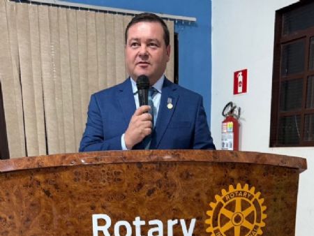Empresário da aviação Dagoberto Pereira tomou posse ontem no Rotary Maracaju