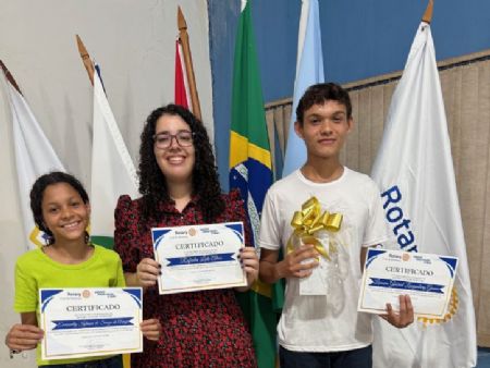 1º lugar: Leonan Gabriel Langenberg Gauna – Estadual Cel. Lima de Figueiredo com  2º lugar: Rafaela Leite Alves –  Colégio Conexão e a  3º lugar: Emanuely Iglésia de Souza de Araújo – Estadual Cel. Lima de Figueiredo