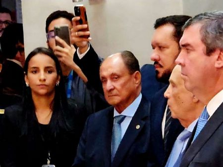 Zé Teixeira abre ano legislativo e renova compromisso com municipalismo