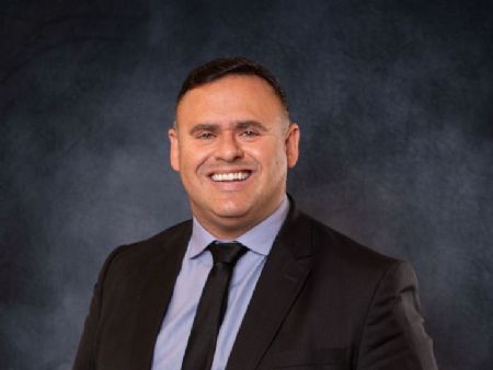 O Dr. Felipe Alexandre é advogado especialista em imigração americana. Referência internacional em vistos para indivíduos, empresas, investidores e também vistos humanitários.