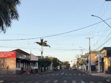 Em Maracaju, especialmente na região do Alto Maracaju, o amanhecer foi marcado por temperaturas mais amenas