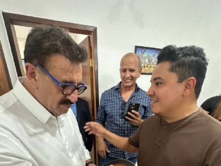 Arthur Vilalva — um nome que nasce das raízes do MS para brilhar em todo o Brasil. com Ratinho em Campo Grande