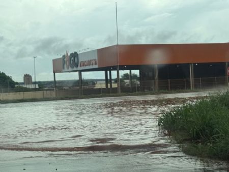 Rodovia alagada em Maracaju