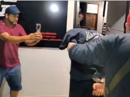 o momento da chegada delegacia de Dourados