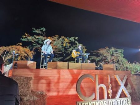 Palco do DVD Meninos de Roça criação de arquiteta de Maracaju