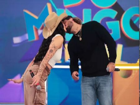 beijo confirma o relacionamento entre os dois