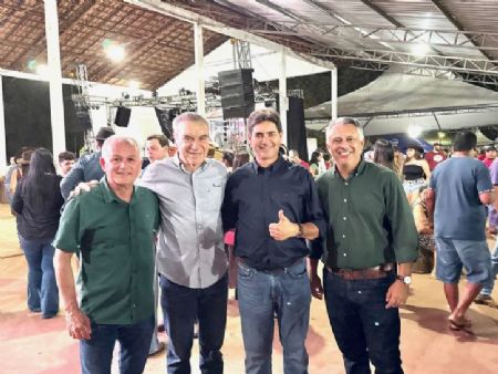Deputado estadual Paulo Correaa, vereador Rener Barbosa, vereador Joãozinho Rocha e o produtor rural  Valdenir Portela Cardoso