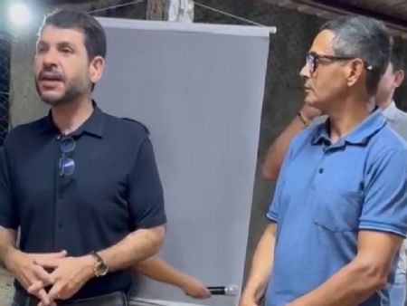 Deputado estadual Jamilson Name e o vereador Nego do Povo durante a reunião