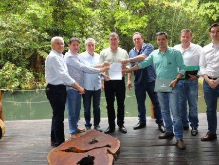 Governador Eduardo Riedel recebe  Vice de Maracaju para reunião com Produtores Rurais