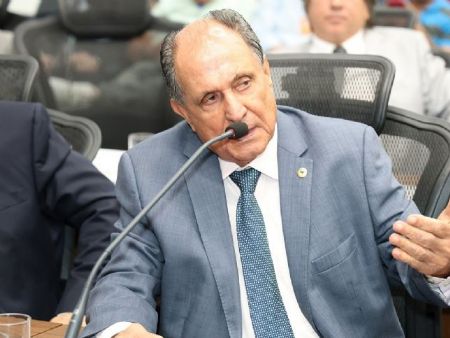 Zé Teixeira solicita apoio para criação de espaços públicos em Dourados