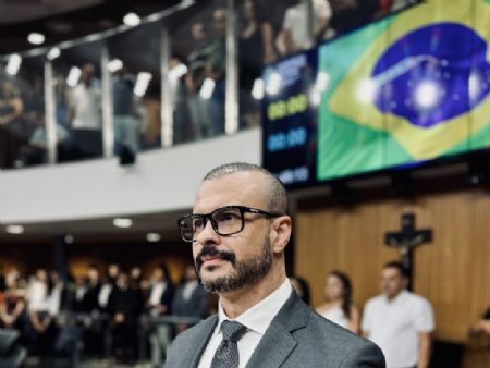 Advogado Marco Túlio Elias Alves em evento na Assembleia Legislativa