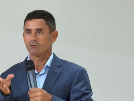 Vereador Nego do Povo na sessão ordinária