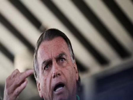 Bolsonaro apresentou melhora parcial e terá saúde monitorada ao longo do dia, diz boletim