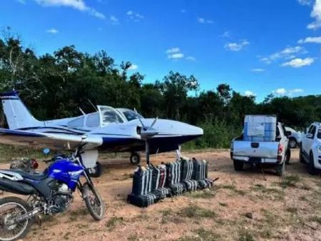 Apreensão de drogas durante a operação contra tráfico que rende bilhões de reais. (Foto: Divulgação/PF)