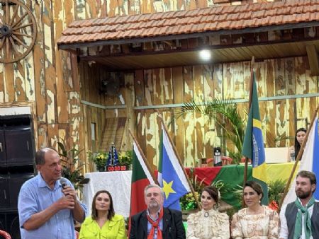 Deputado estadual Zé Teixeira durante abertura da edição do  FEGAMS em Maracaju