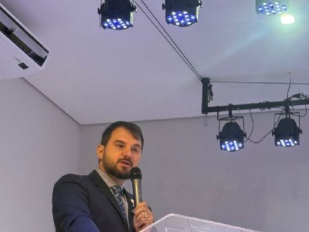 Vereador Diogo Frizzo apresenta requerimentos e indicação na sessão ordinária desta segunda-feira em Maracaju