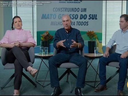 Primeira dama Meire Calderan, presidente do PSDB Reinaldo Azambuja e o Candidato a reeleição Marcos Calderan