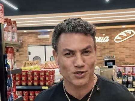 O campeão de boxe no mercado de Maracaju