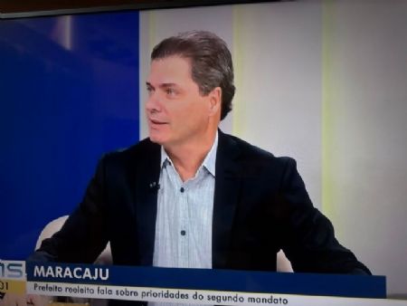 Prefeito de Maracaju José Marcos Calderan durante entrevista