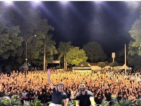 Lado Fé +: Mesmo sob chuva, juventude católica lota a Jornada Diocesana em Dourados Jornada Diocesana da Juventude mais uma vez reafirmou o protagonismo e a força da juventude católica da Diocese de Dourados