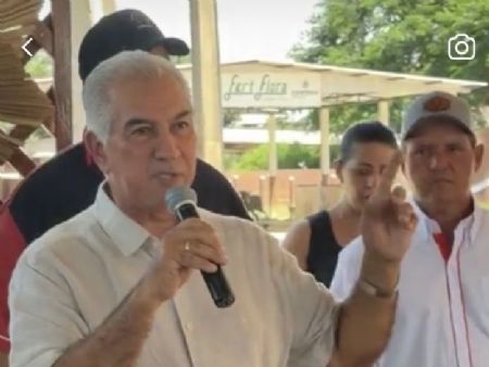 Reinaldo Azambuja no Clube Acatama em Maracaju na manhã deste sábado