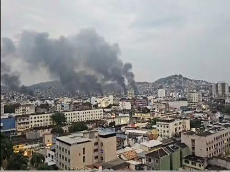 Megaoperação no Alemão e na Penha contra o CV tem 64 mortos e 81 presos; vias são fechadas em represália em todo o Grande Rio