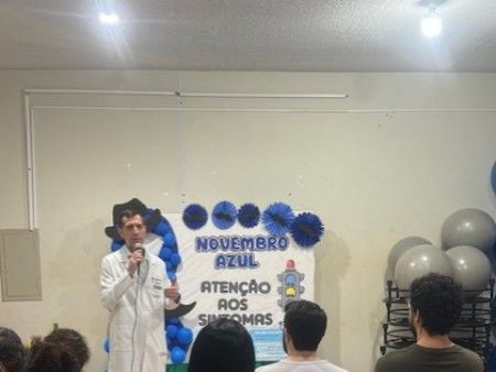 Médico Urologista  Milton Garcia Leal Jr, na Academia de Saúde falando do Novembro Azul