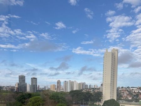 NA capital Campo Grande  registrando 17 °C e céu encoberto.