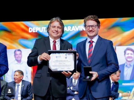 Secretário Frederico Felini recebe indicação para Comenda do Mérito Legislativo PEDRO CARAVINA DEPUTADO ESTADUAL COM O HOMENAGEADO SECRETARIO DA SAD FREDERICO FELINI