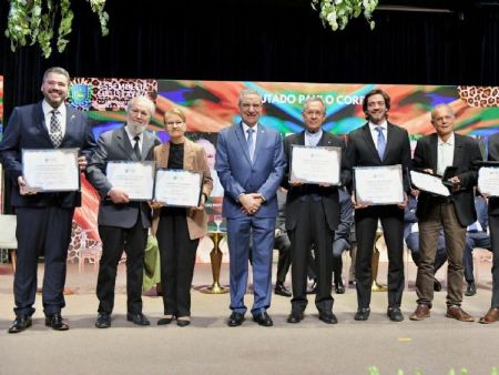 Paulo Corrêa entrega títulos a personalidades que contribuem para o desenvolvimento de MS