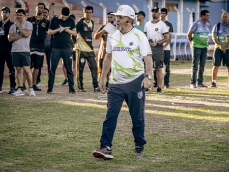 Renê Simões compartilha experiência com treinadores em capacitação histórica promovida pela Academia FFMS em 2025