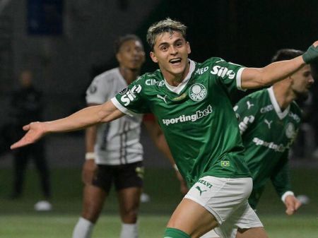 Palmeiras protagoniza noite mágica com virada épica sobre a LDU e vai à Final da Libertadores